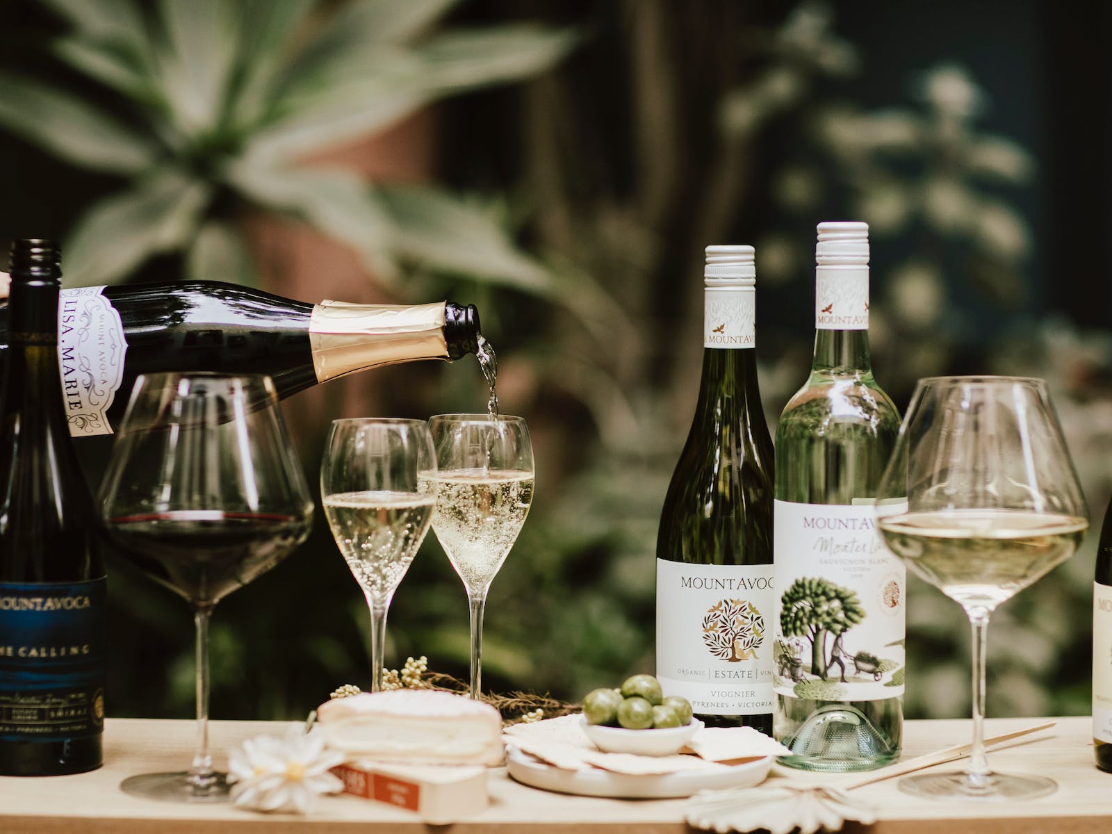 Pouring sparkling white wine