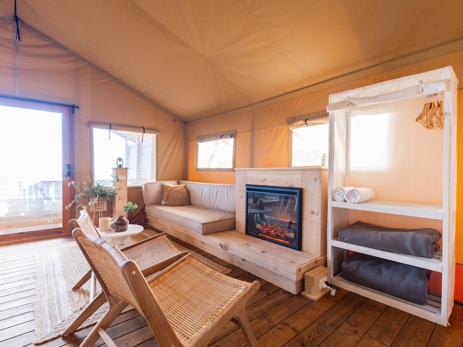 Safari tent - fire place