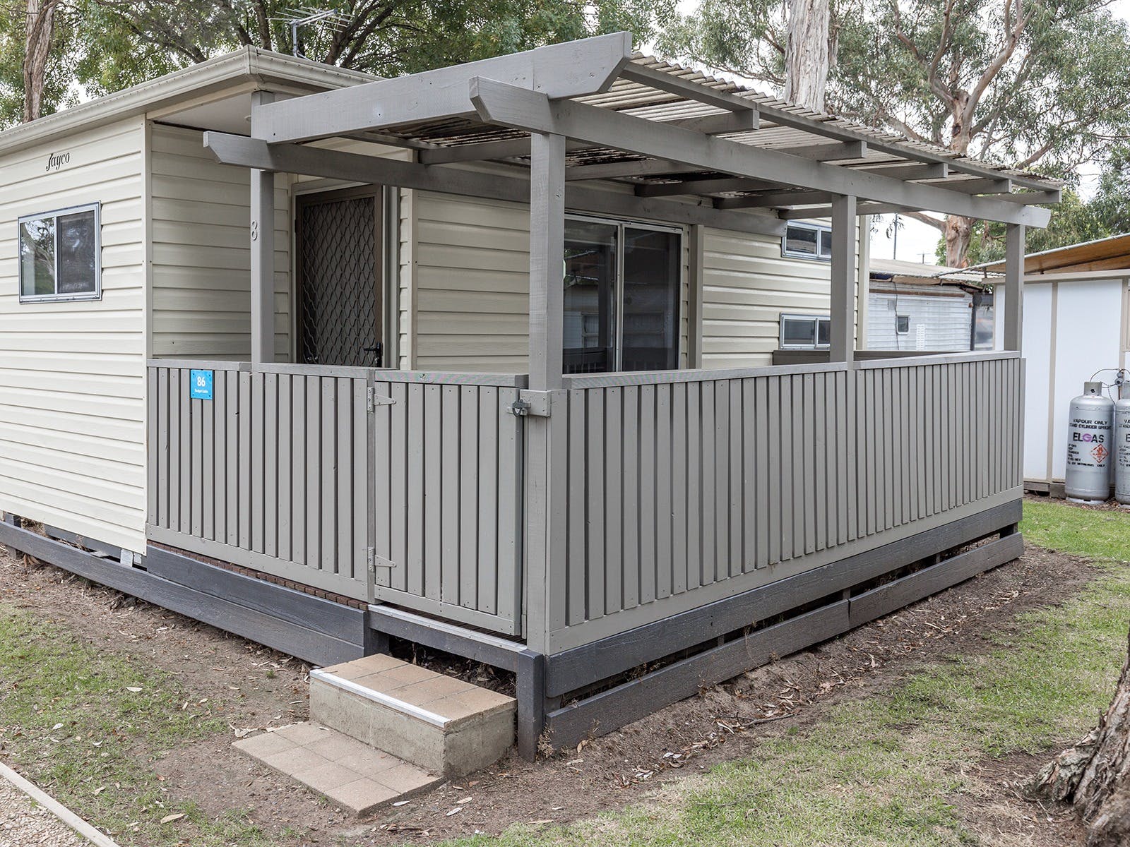 Ibis Cabin Pet Friendly | Exterior