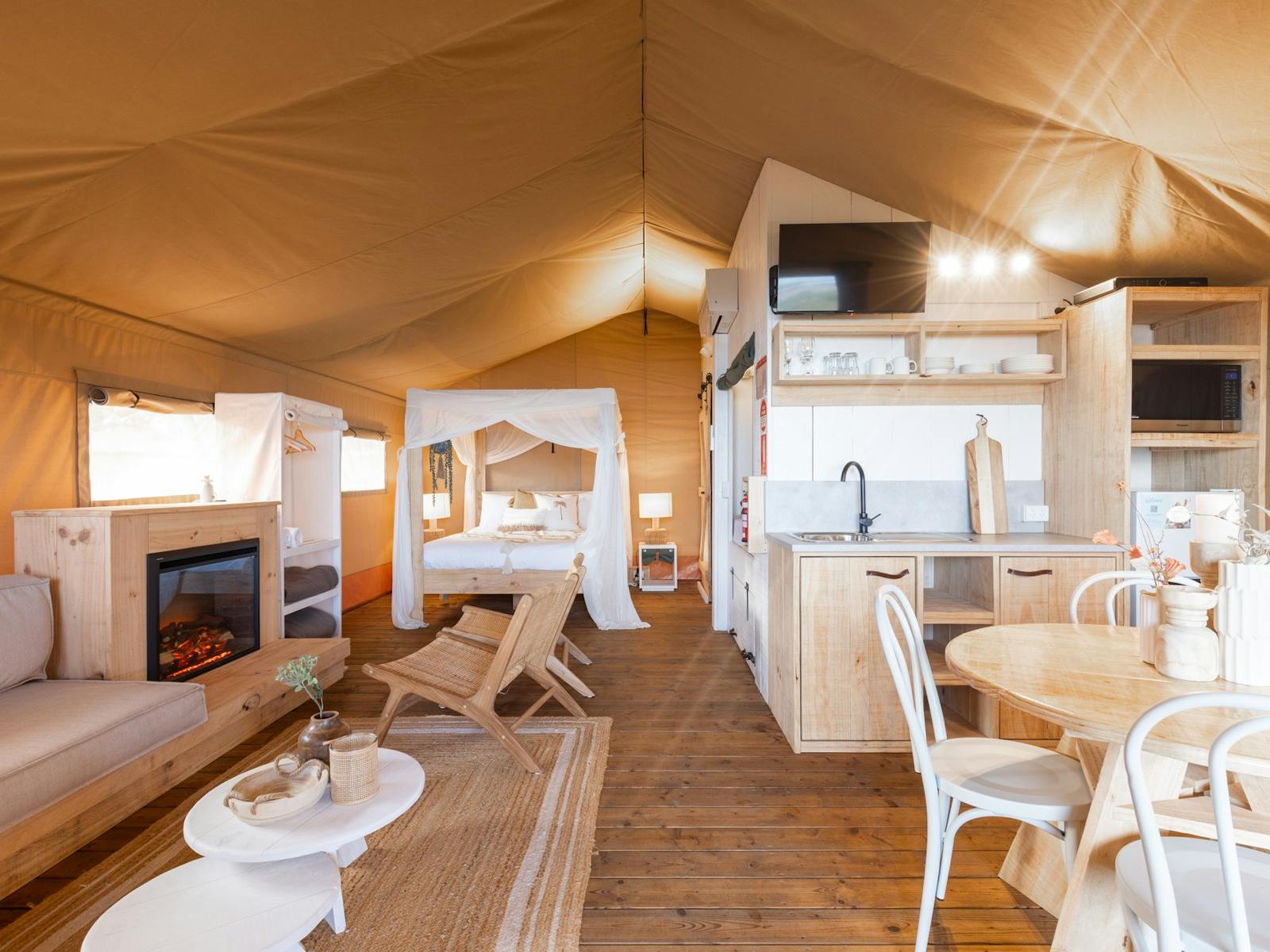 Safari tent - open plan